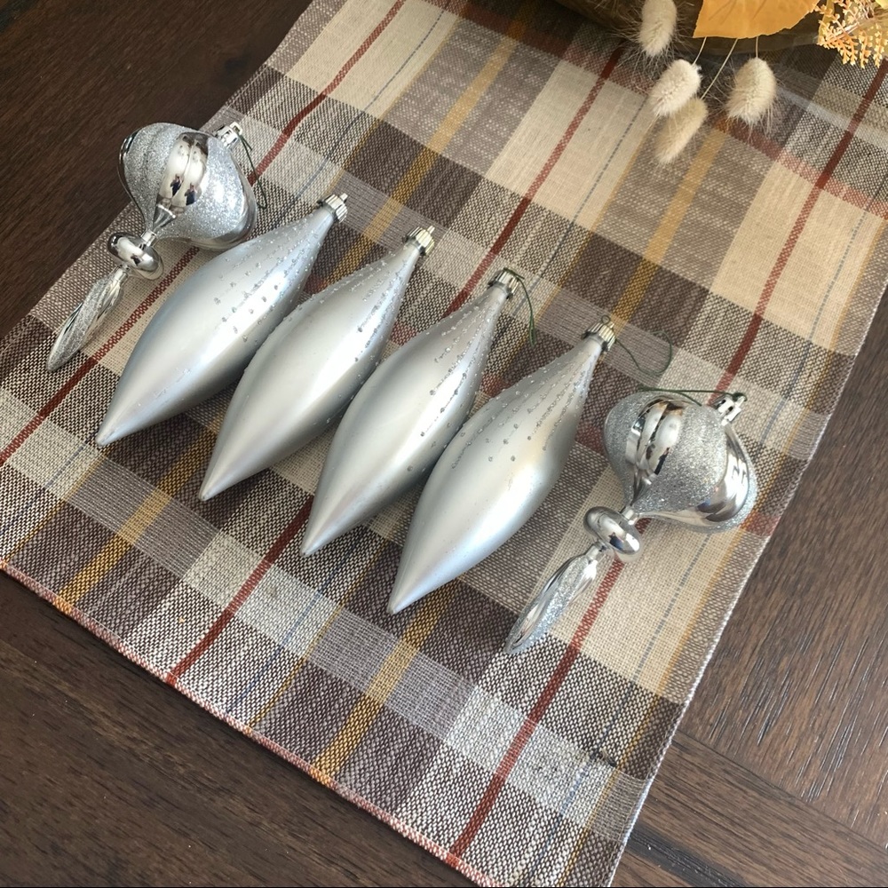 Vintage Lot of 6 Finial And Tear Drop Silver Shatterproof Ornaments.